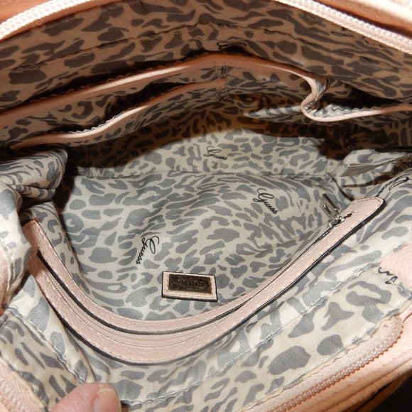 Guess purse - Picture 7 of 7